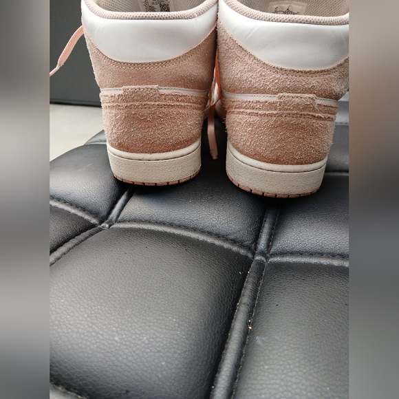Mens Nike Air Jordan 1 Mid SE Legend Pink Size 12 Pink Suede Sneakers - Picture 10 of 11